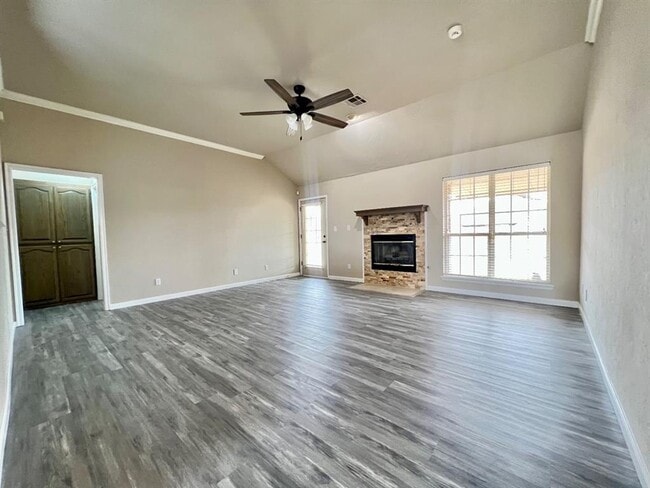 Photo - 624 Vickery Ave