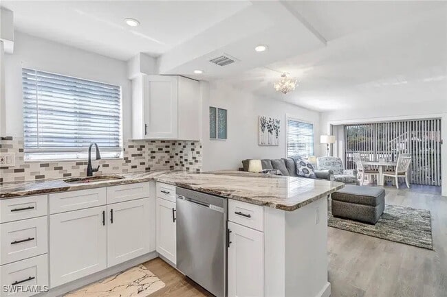 Cocina y sala de estar - 5 High Point Cir W Unidad 203