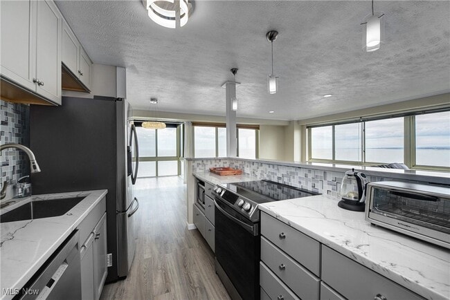 Photo - 12520 Edgewater Dr Unit 1506