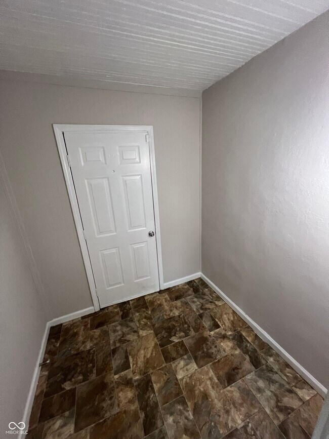 Photo - 3249 N Kenwood Ave