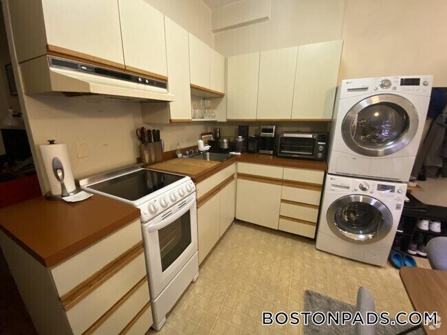 Building Photo - 89 Prince St Rental