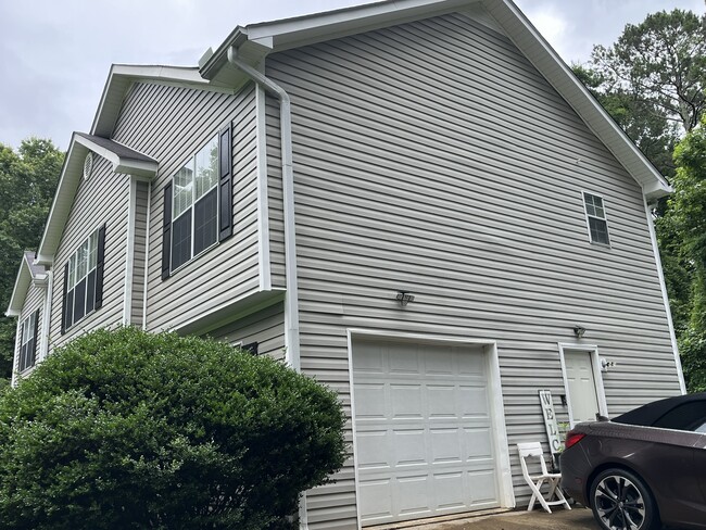Photo - 103 Rosalie Way