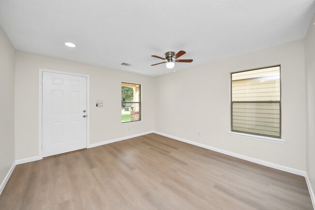 Building Photo - 21318 Pine Monte Ridge Ln