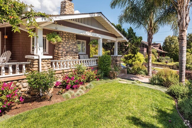 Building Photo - Beautifully Restored Craftsman in the Lowe... Rental