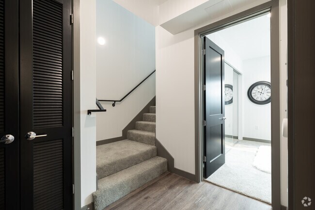 1BA, 1.5BA - 900SF