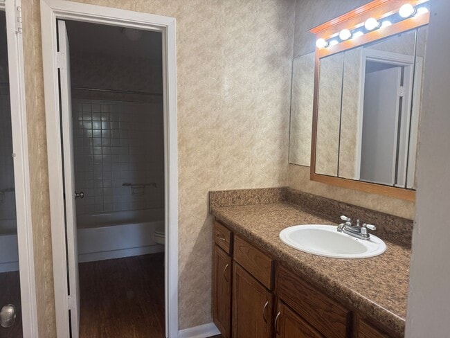 Photo - 1 BD/1BA - Center of Fort Walton Beach Unit 12