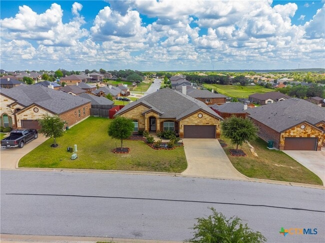 Photo - 2033 Catkins Ln