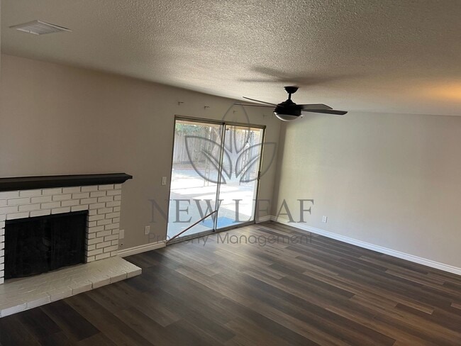 Photo - 22641 De Soto St