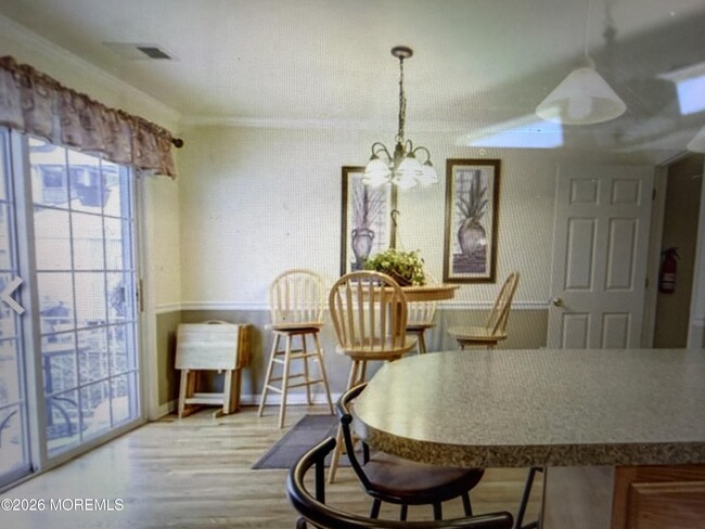Photo - 339 Jeffries St