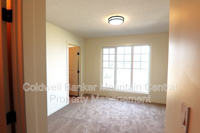 Photo - 22825-22884 84 Ave NW