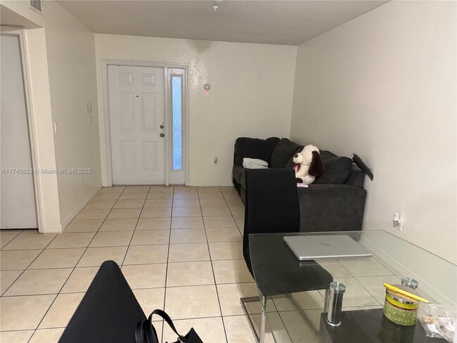 Photo - 1270 SE 31st Ct Unidad 103-35 Rental