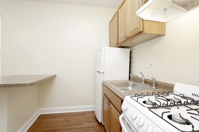 Stuido 400SF - Kitchen