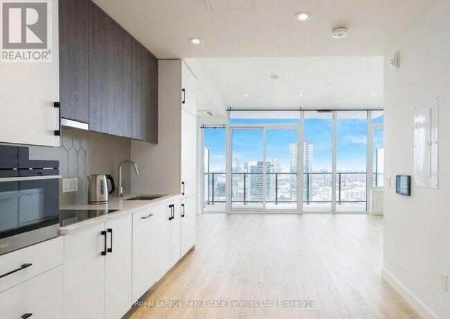 Photo - 741 King St W Unit 1610