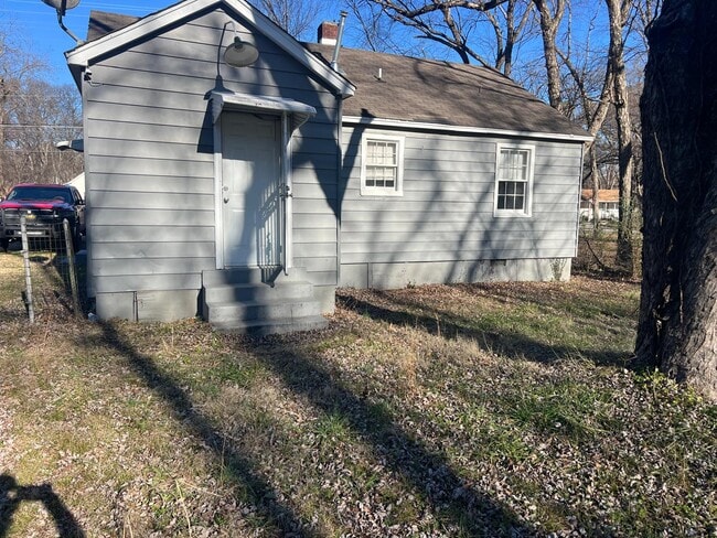 Photo - 747 Whitney Ave