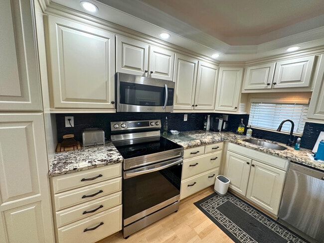 Photo - 8921 S Hollybrook Blvd Unidad 308