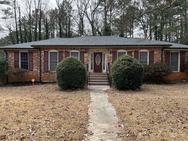 Spacious 3bd/2ba Home w/ Two-Car Garage an... - Spacious 3bd/2ba Home w/ Two-Car Garage an...