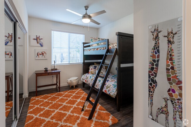 2BR, 2BA - 946SF