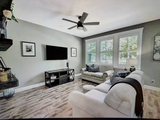 Photo - 27319 Cedar Pl