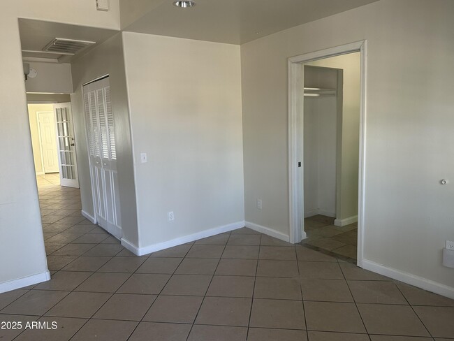 Photo - 5321 W Gardenia Ave