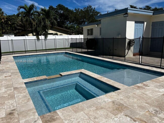 5063 SW 27th Ave Unit 5063