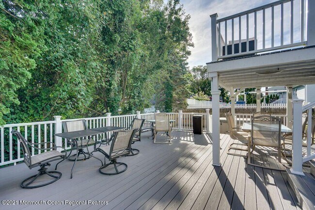 Photo - 45 Roslyn Ct House