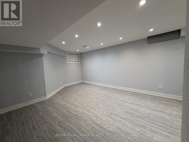 Photo - 1211 Bridge Gate Crescent