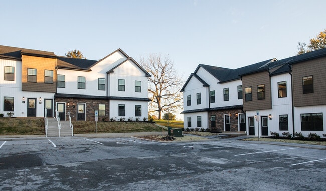 Building Photo - 17 S Main St Unit G