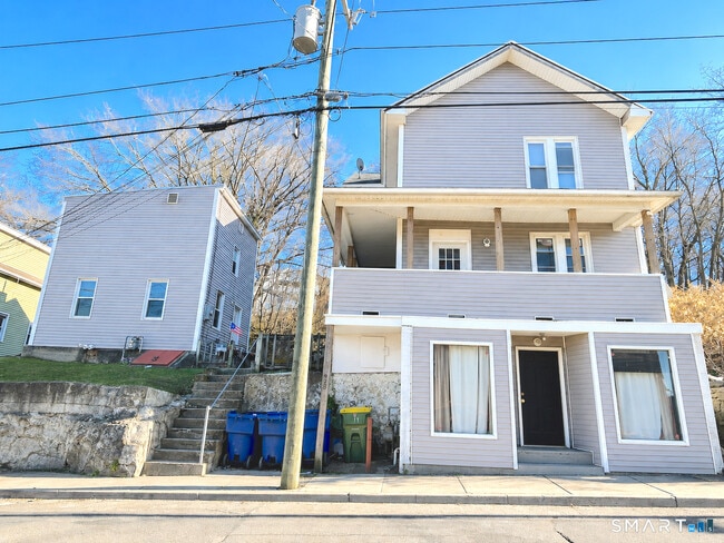 Photo - 429 Baldwin St Unit 2