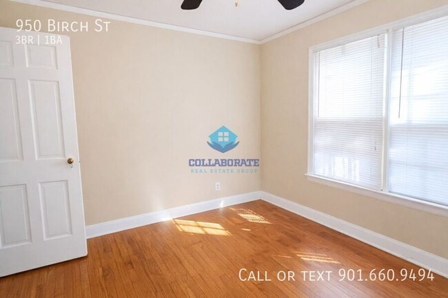 Photo - 950 Birch St