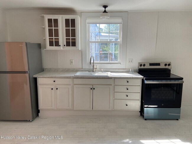 Photo - 227 Warren St