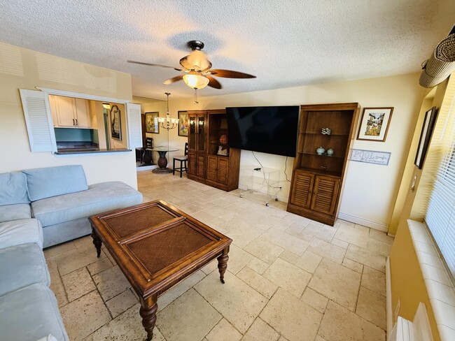 Photo - 159 Sussex H