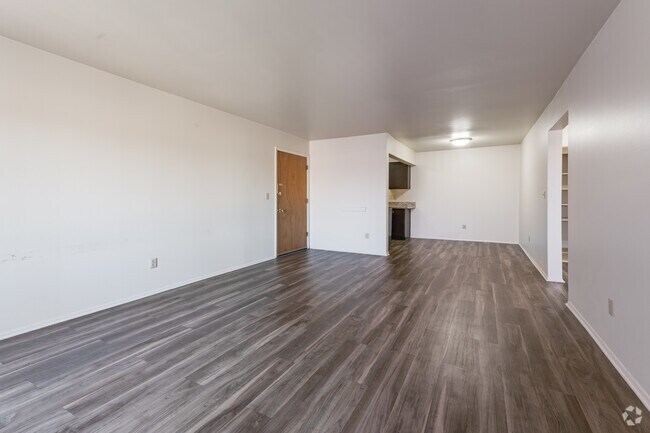 1BR, 1BA - 594 - 616 SF