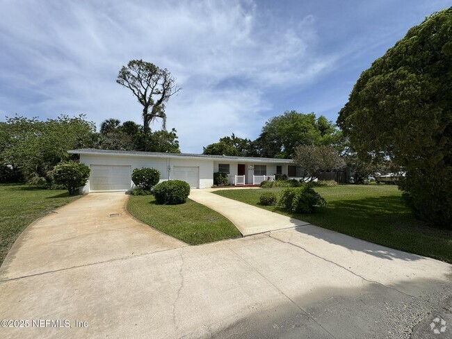 Building Photo - 1137 6th Ave N Rental