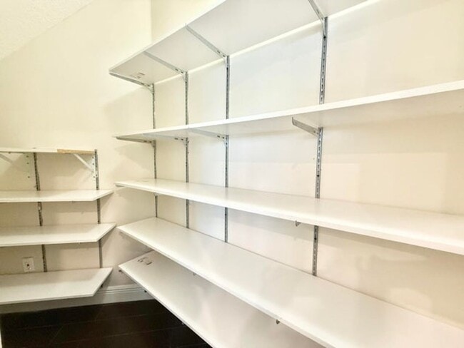 Photo - 12902 Hyland Cir