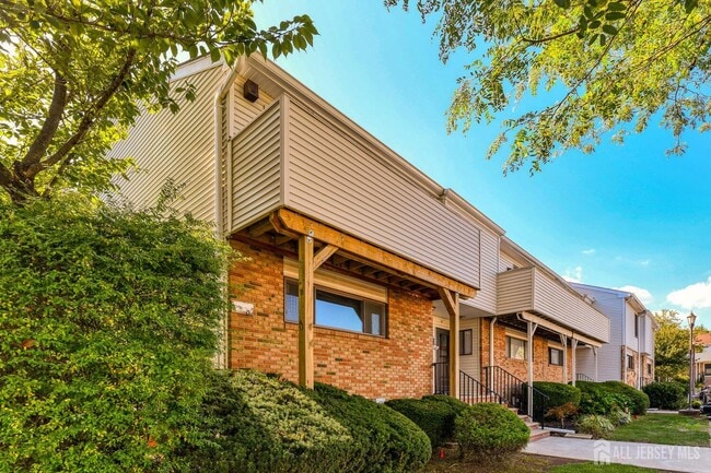 Photo - 920 Merritt Dr