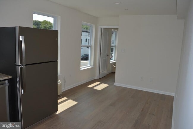 Photo - 7631 Ridge Ave