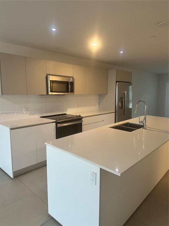 Building Photo - 2555 NE 193rd St Unit 2116