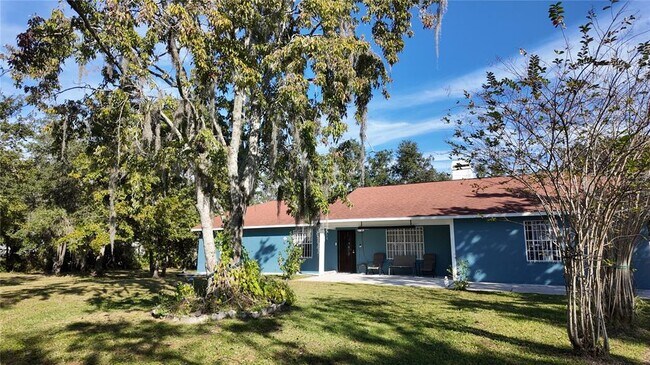 Photo - 3368 Blossom St