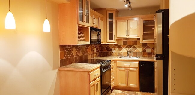 Photo - 655 E Campus Rd Unidad 13