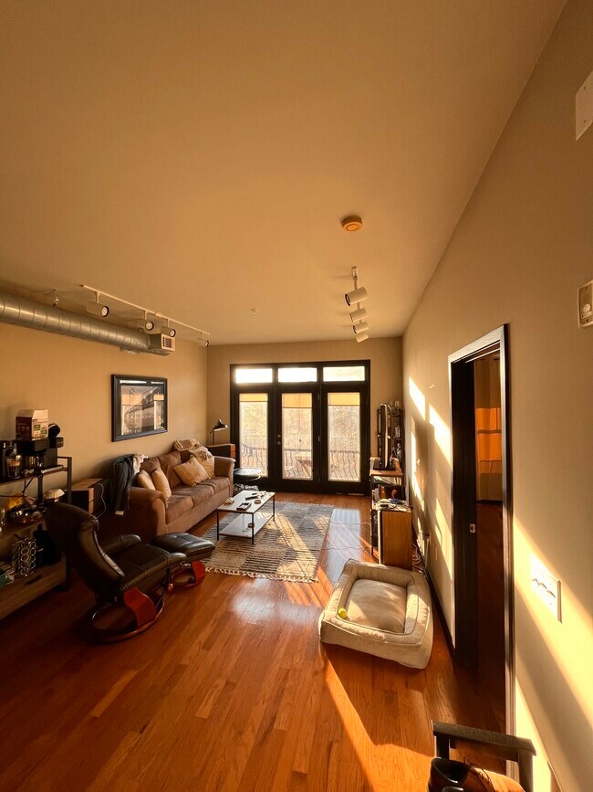 Photo - 5300 Peachtree Rd Unidad The Lofts  3608