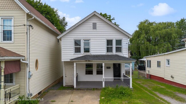 Photo - 121 Throop St