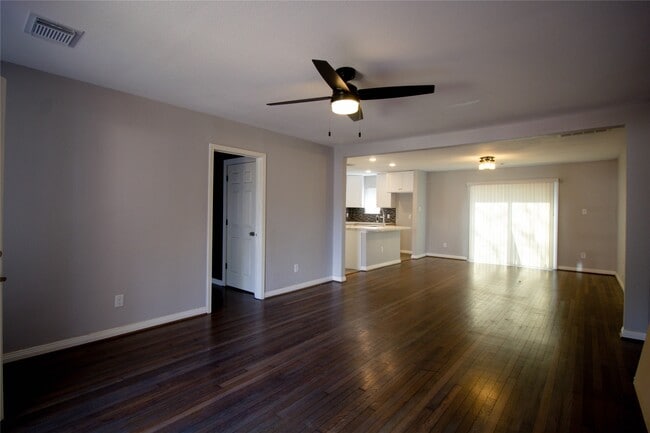 Photo - 231 Betral St