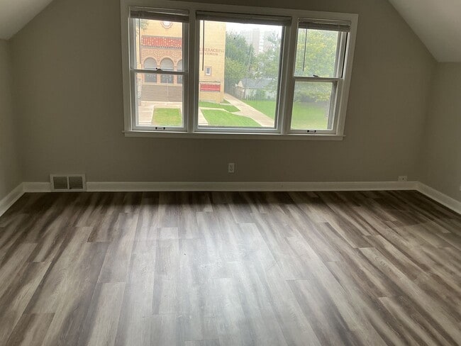 Photo - 5021 W Greenfield Ave Unit upper