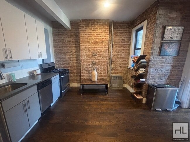 Photo - BEDFORD AVENUE / Classic Crown Heights 2-Bed 1-Bath / Great Location Unit 3B