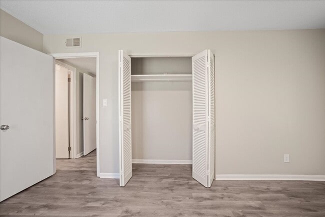 Photo - Orleans Apartments