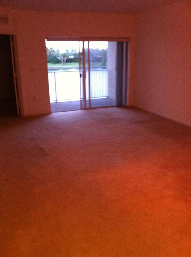 Building Photo - 1145 Golden Lakes Blvd Rental
