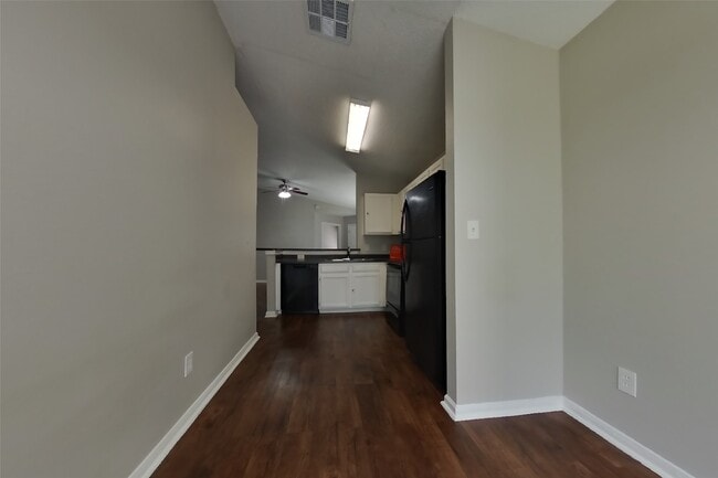 Photo - 3150 Kelling St