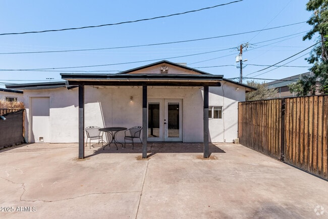Building Photo - 1614 E Roma Ave Rental