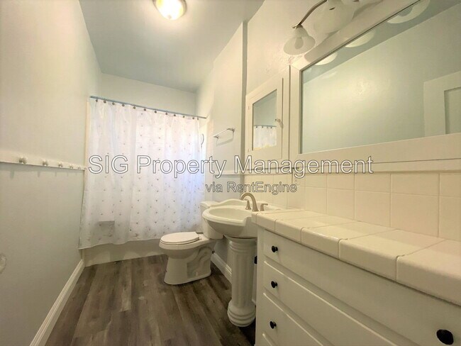 731 S Chevy Chase Dr