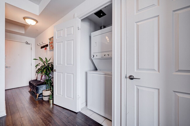 Photo - 15 James Finlay Way Unit 712